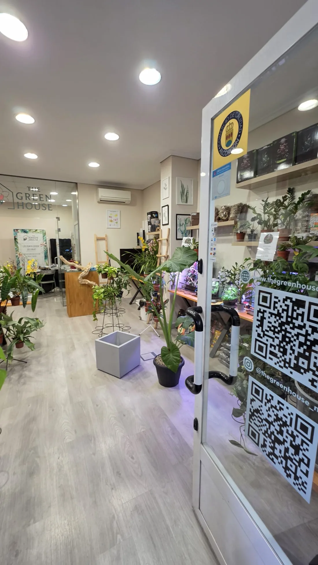 Entrada de la tienda de The Green Corner en Alcorcón